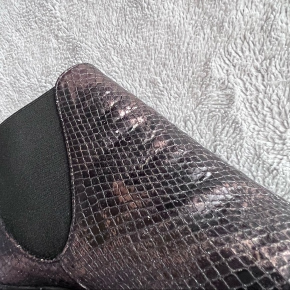 Stuart Weitzman Whoop Heel Leather Chelsea Ankle Boot Bootie Sable Viper Snake - Picture 10 of 13